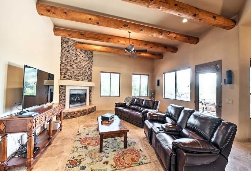 Scottsdale Home: Pickleball, Heated Pool & Hot Tub