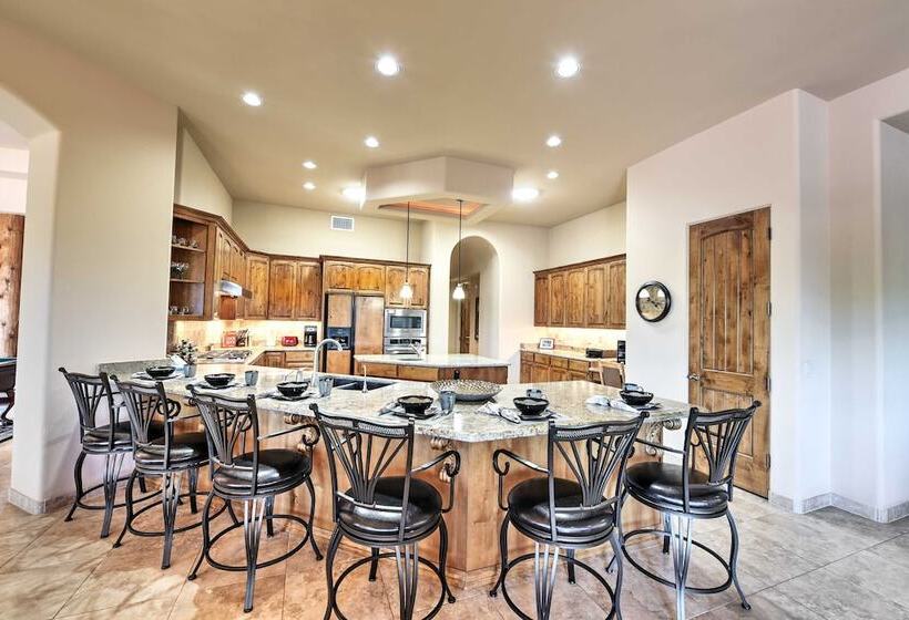 Scottsdale Home: Pickleball, Heated Pool & Hot Tub