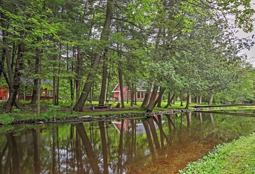 Secluded Birnamwood Cottage W/ Deck & River Views!