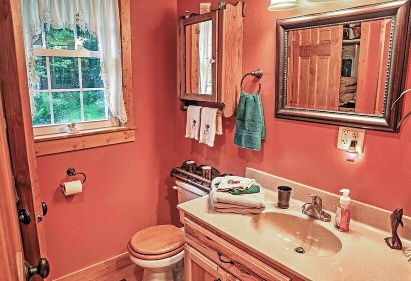 Secluded Birnamwood Cottage W/ Deck & River Views!