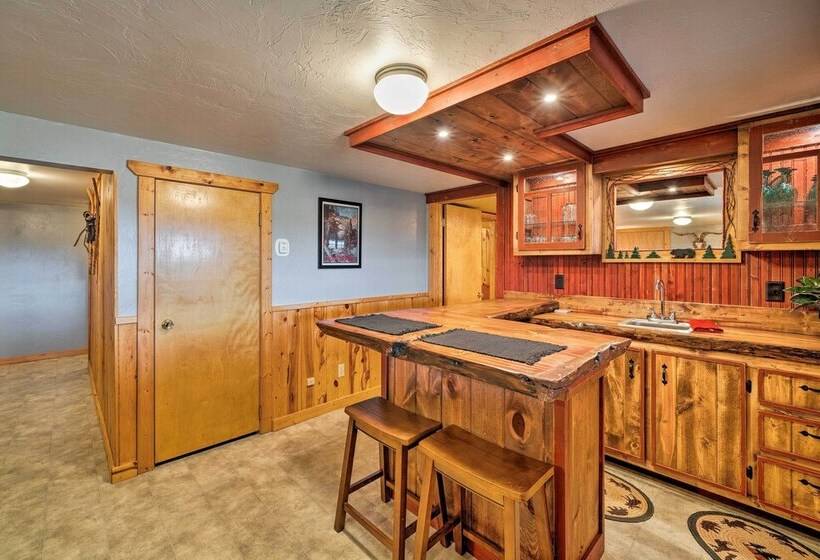 Secluded Retreat W/ Wood Stove, 11 Mi To Bozeman!