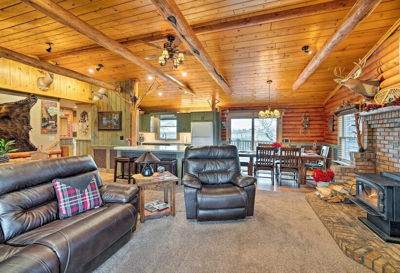 Secluded Retreat W/ Wood Stove, 11 Mi To Bozeman!