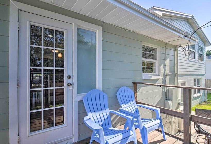 Seminole Home: 1 Mi To Indian Shores Beach!