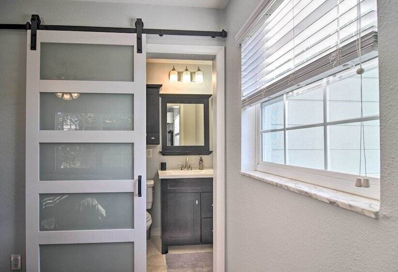 Seminole Home: 1 Mi To Indian Shores Beach!