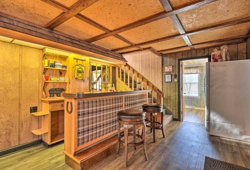 Serene Saxton Lodge: 7 Mi To Lake Raystown!