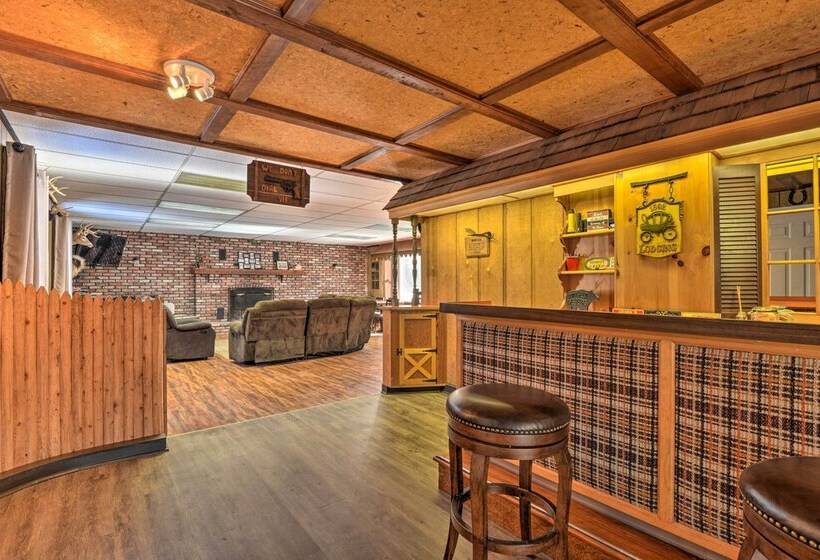 Serene Saxton Lodge: 7 Mi To Lake Raystown!