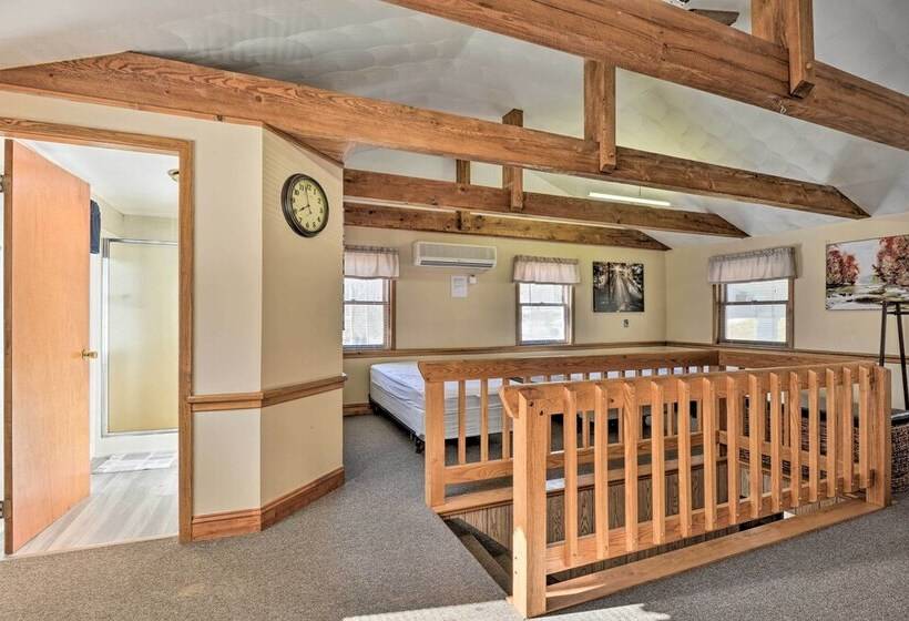 Serene Saxton Lodge: 7 Mi To Lake Raystown!