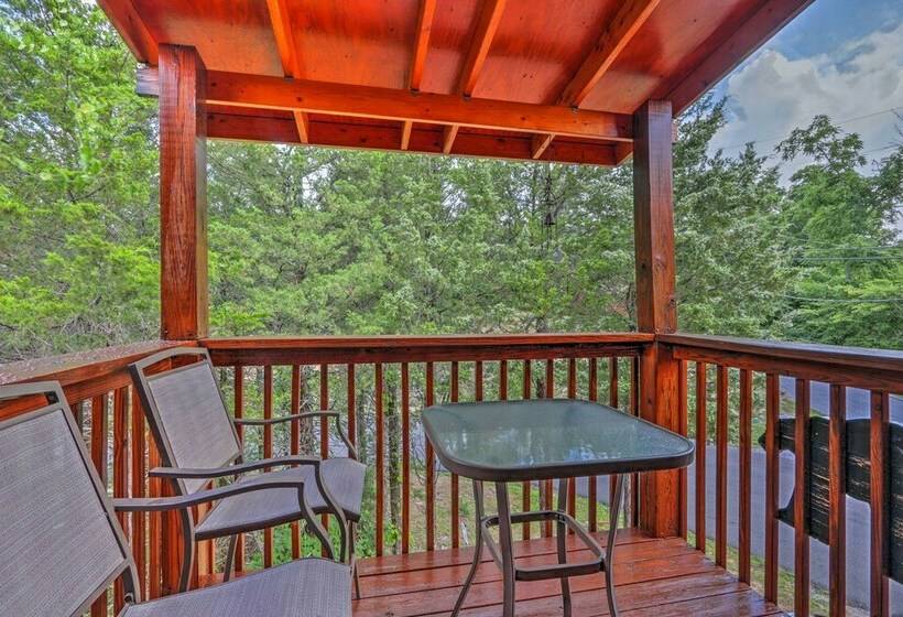 Sevierville Cabin W/ Furnished Deck & Balcony