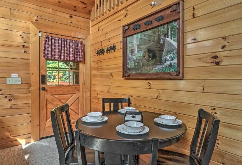 Sevierville Cabin W/ Furnished Deck & Balcony