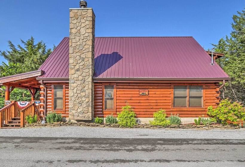 Sevierville Cabin W/ Furnished Deck & Balcony
