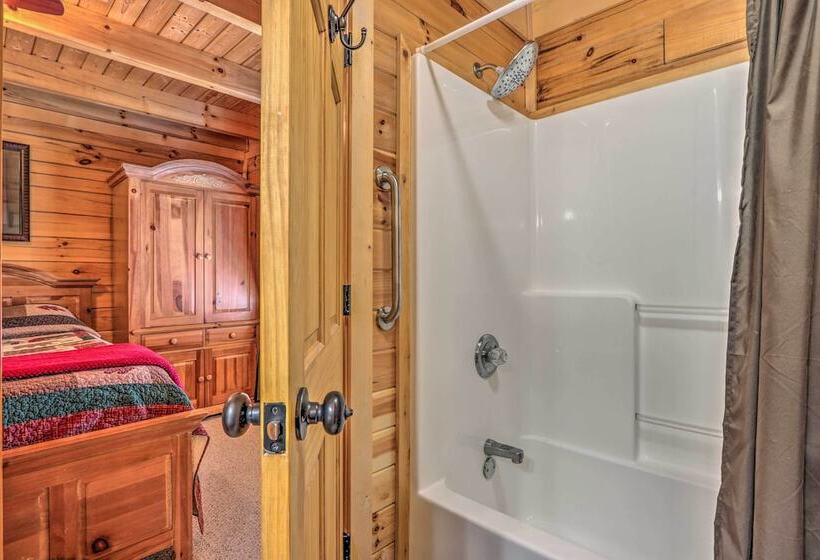 Sevierville Cabin W/ Furnished Deck & Balcony