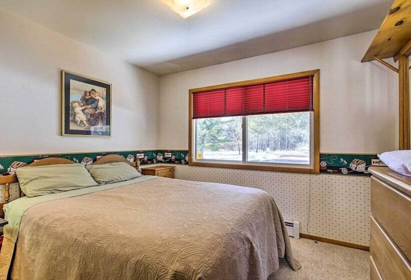 Simple Cranberry & Wine Farm Home W/ Fire Pit!