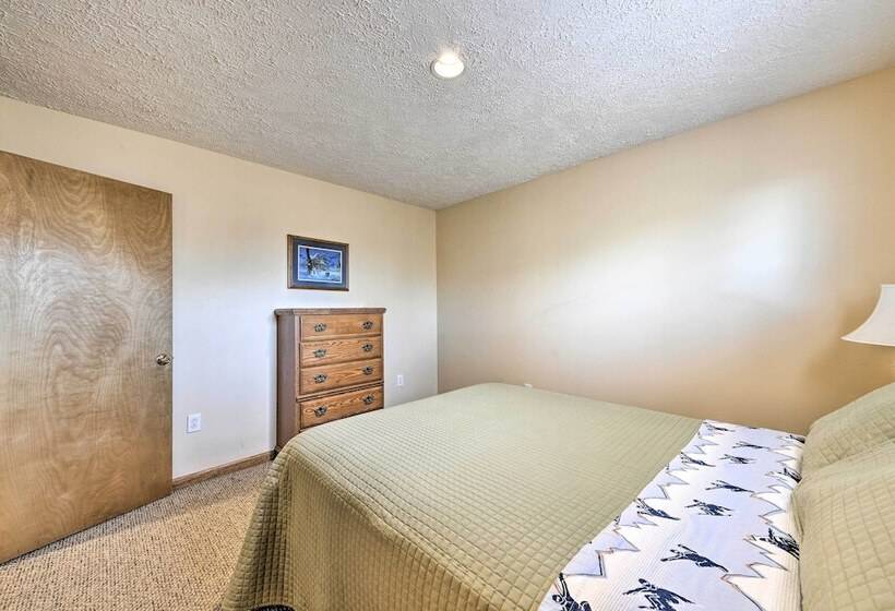 Ski In/ski Out Ghent Cabin W/ Mountain Views!