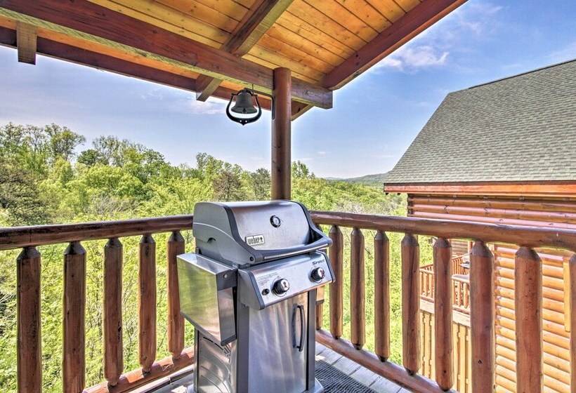 Smoky Mtn Family Cabin W/ Mtn Views, Deck & Grill!