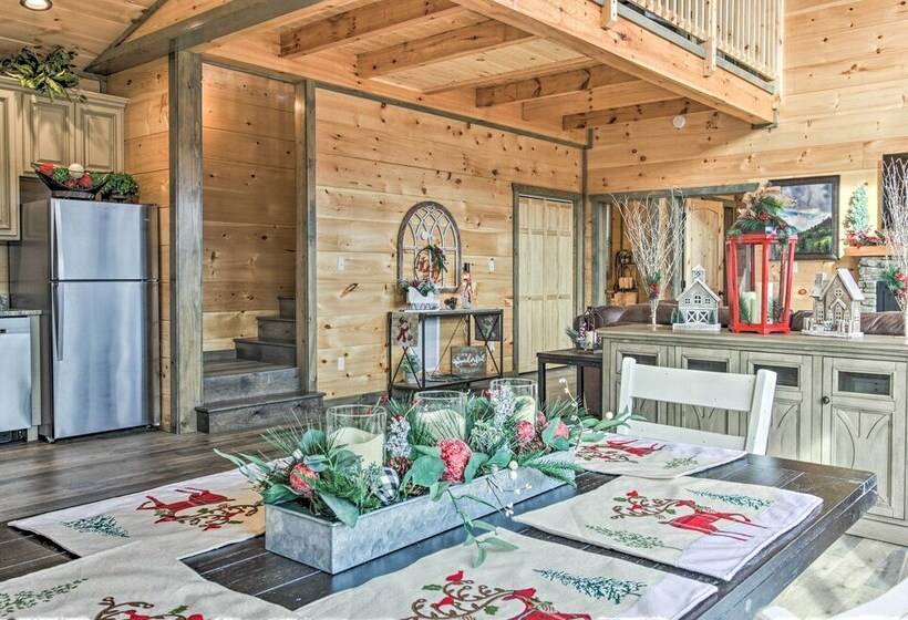 Smoky Mountain Hideaway W/ Hot Tub, Deck & Views!