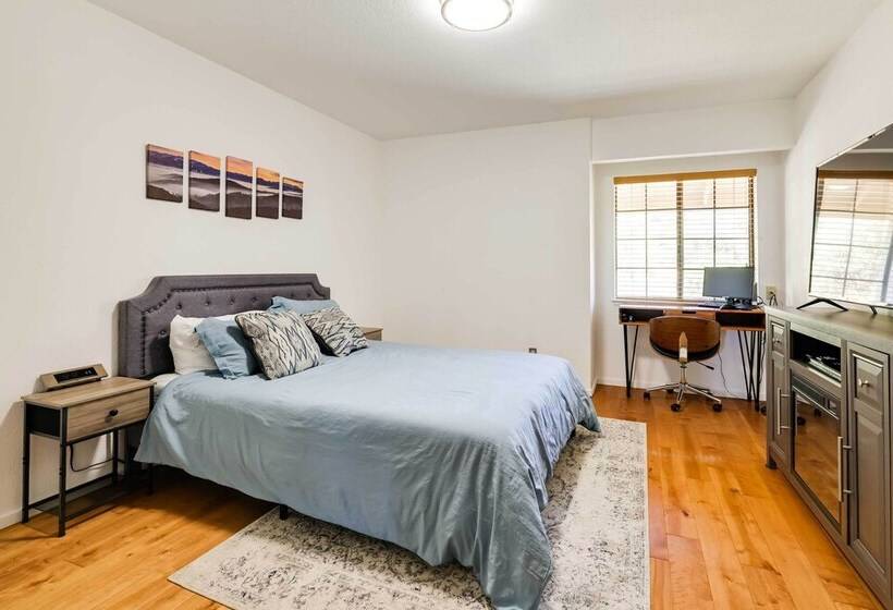 Garden, Balcony & Scenic View: Sonora Hideaway!