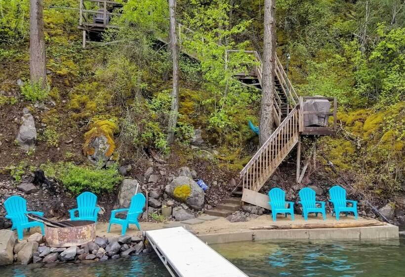 South Lake Coeur D Alene Home W/ Dock & Kayaks!