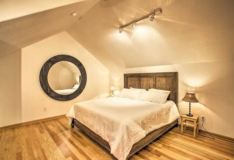 South Lake Coeur D Alene Home W/ Dock & Kayaks!