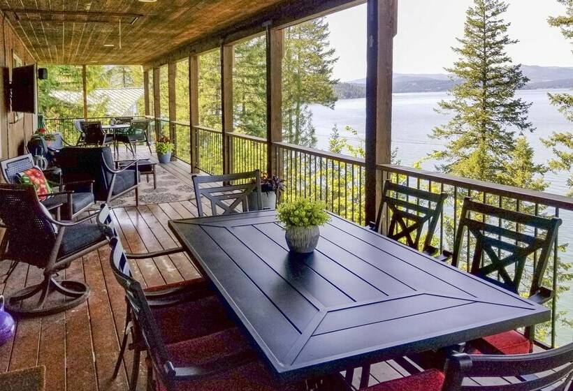 South Lake Coeur D Alene Home W/ Dock & Kayaks!