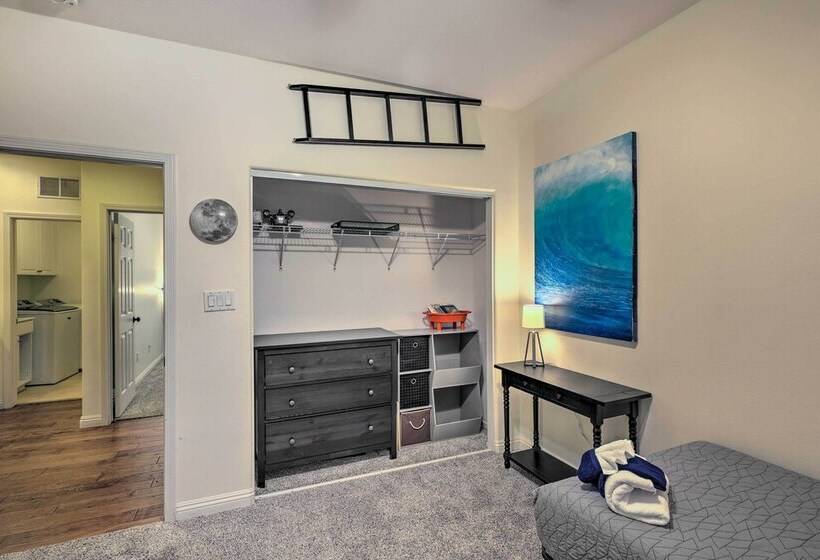 Spacious Bakersfield Home W/ Outdoor Pool!