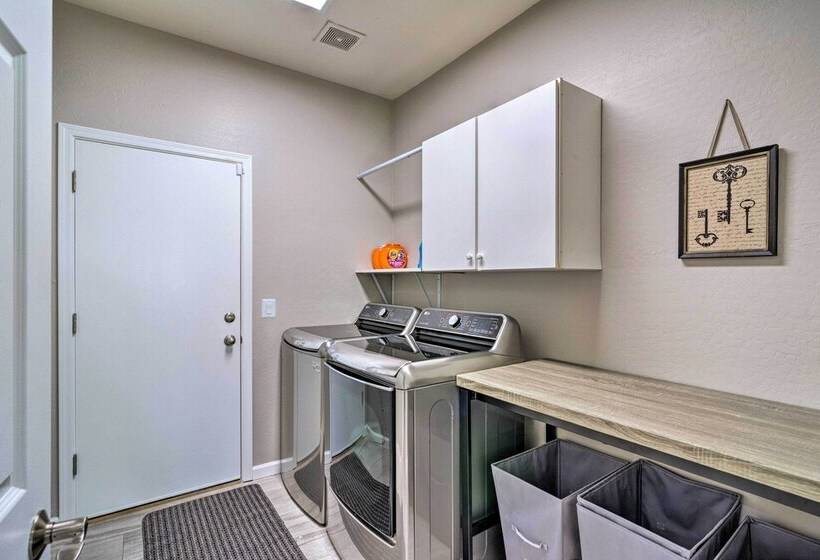 Glendale Escape W/ Pool < 2 Mi To Westgate!