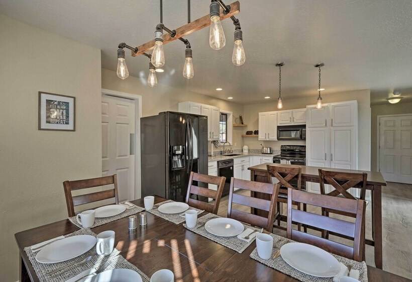 Family Home In Flagstaff W/ Surrounding Mtn Views!