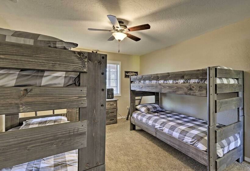 Family Home In Flagstaff W/ Surrounding Mtn Views!