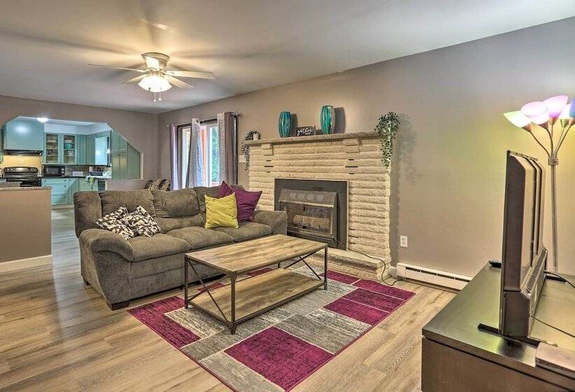 Spacious Tobyhanna Family Home: Pool/beach Access!