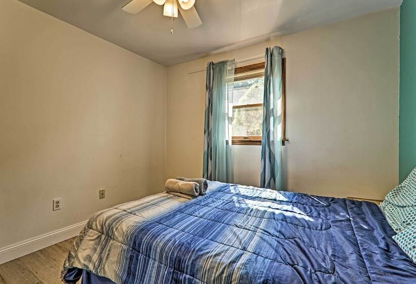 Spacious Tobyhanna Family Home: Pool/beach Access!