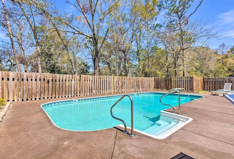 Spacious Gulf Shores Home: Private Pool + Deck!