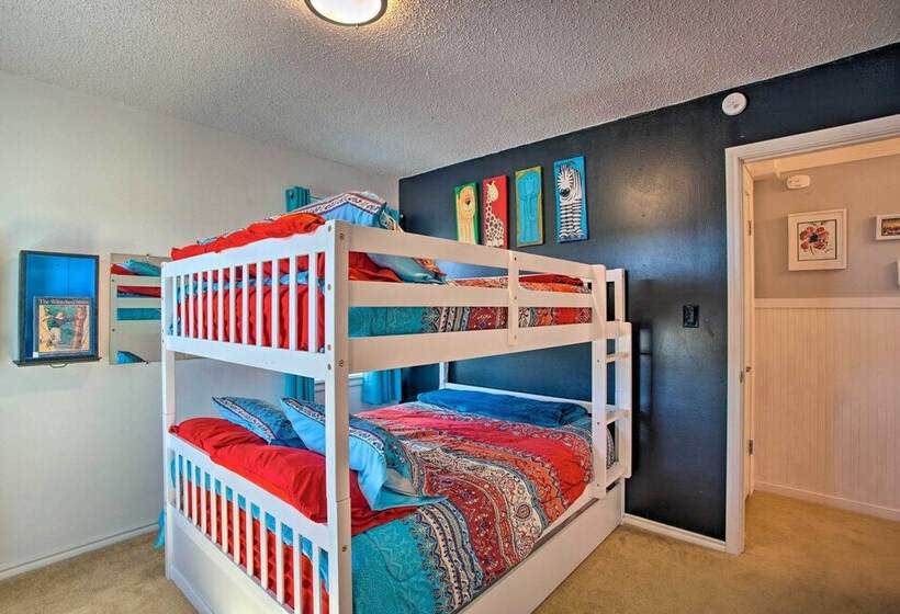 Walk To Lake Texoma: Family Friendly Retreat!