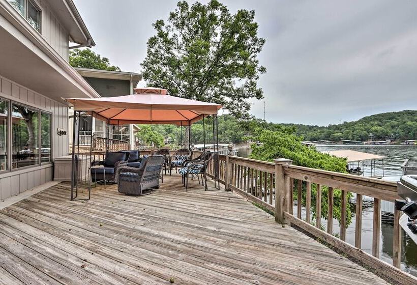 Lakefront Haven: Family Friendly Sunrise Beach Gem