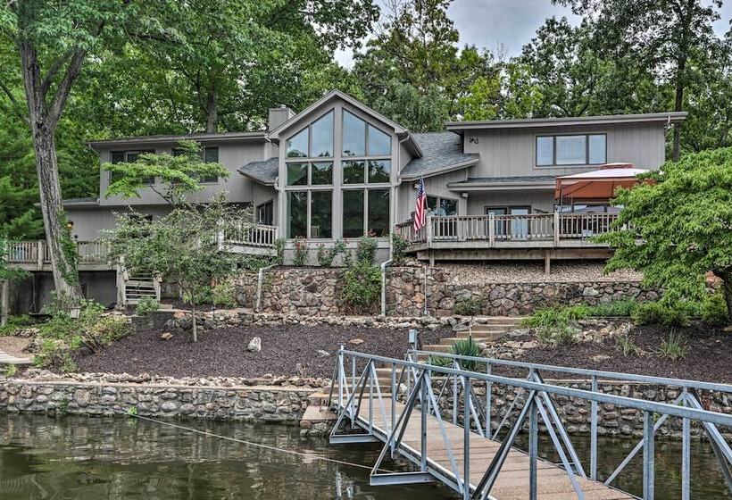 Lakefront Haven: Family Friendly Sunrise Beach Gem