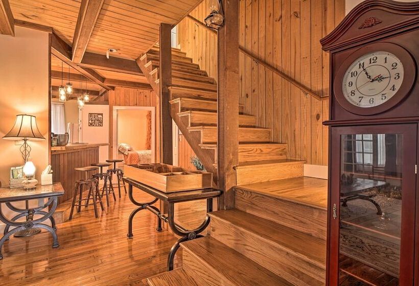 Tranquil Smoky Mountain Cabin W/ Porch & Fire Pit