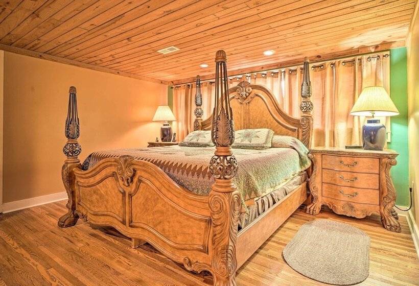 Tranquil Smoky Mountain Cabin W/ Porch & Fire Pit