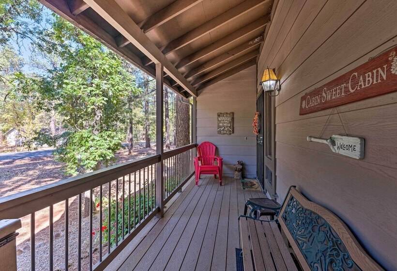 Spacious Cabin W/ Deck: 7 Mi To Show Low!