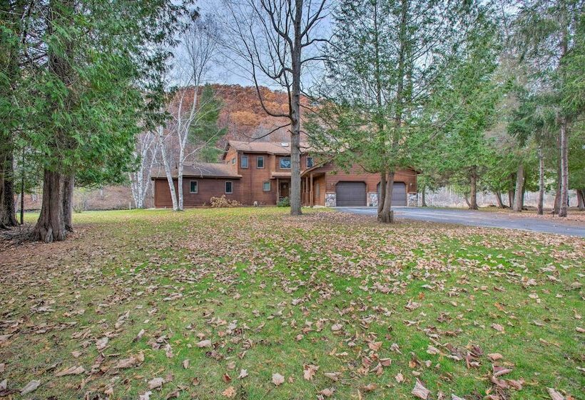 Riverfront Manton Cabin W/ Pool Table & Fire Pit!