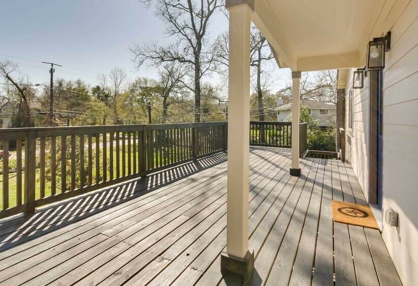 Spacious San Jacinto River Home W/ Waterfront Deck
