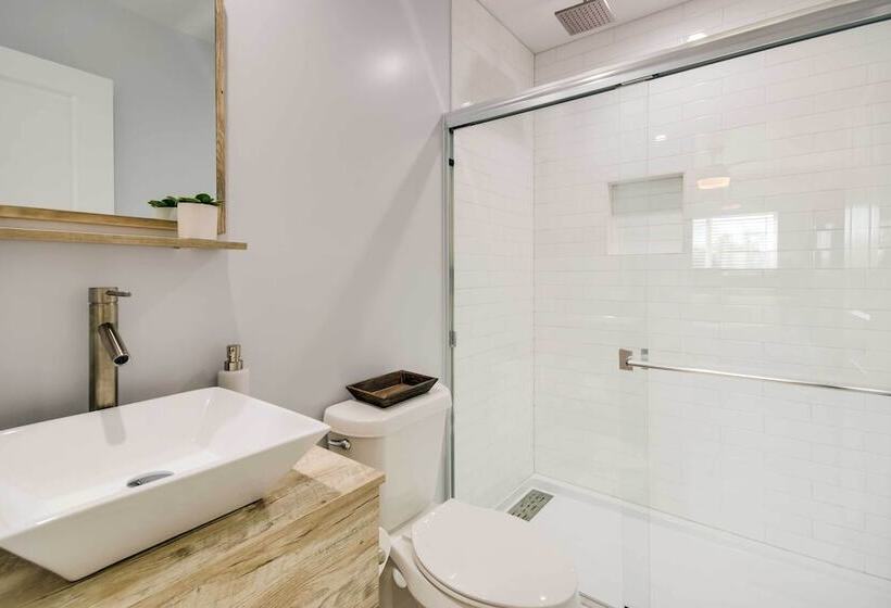 Spacious San Jacinto River Home W/ Waterfront Deck