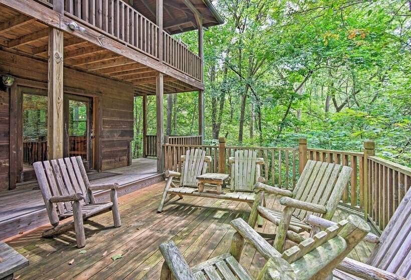 Spacious & Secluded Cabin: 25 Mi To Bentonville!