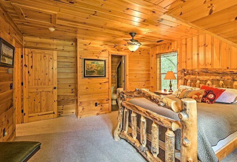 Spacious & Secluded Cabin: 25 Mi To Bentonville!