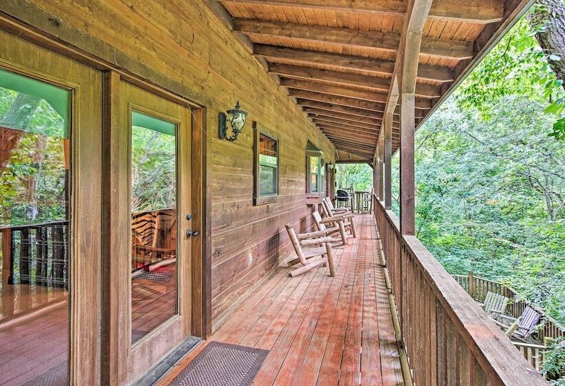 Spacious & Secluded Cabin: 25 Mi To Bentonville!