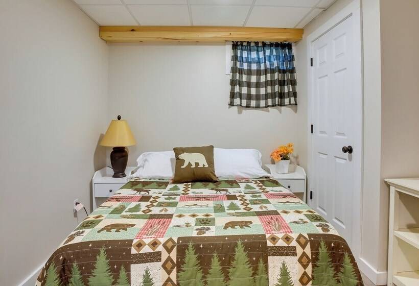 Spacious Wellston Home Near Hiking & Skiing!