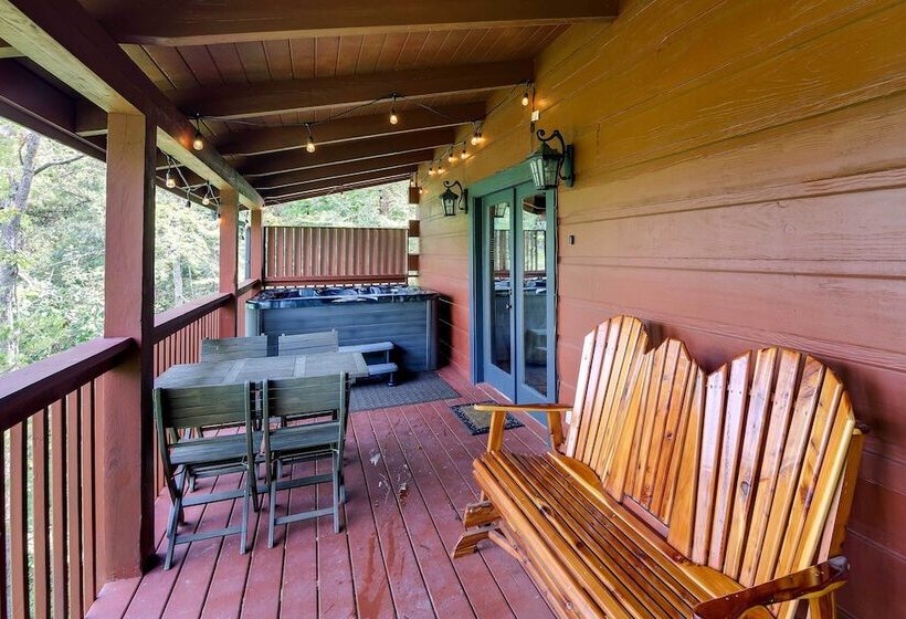 Star Lite Cabin: Hot Tub, Deck & Pool Table