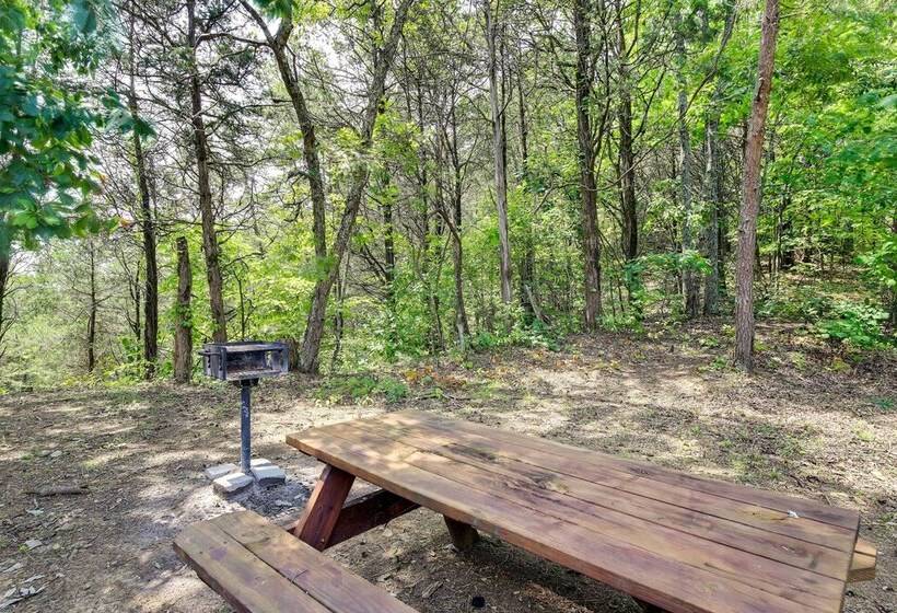 Star Lite  Cabin: Hot Tub, Deck & Pool Table