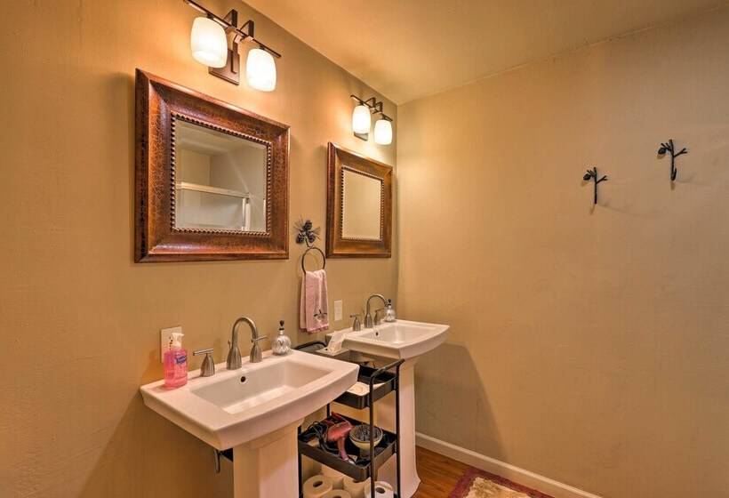 Strawberry Hideaway In The Pines W/ Hot Tub!