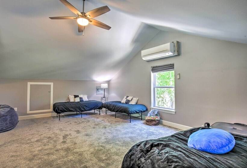 Outdoor Entertainment Space: Home In Mcqueeney