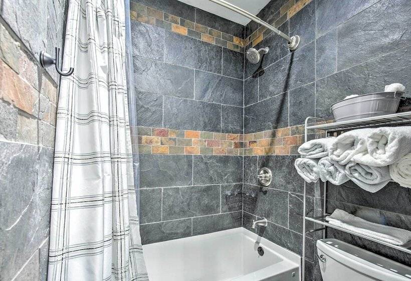 Outdoor Entertainment Space: Home In Mcqueeney