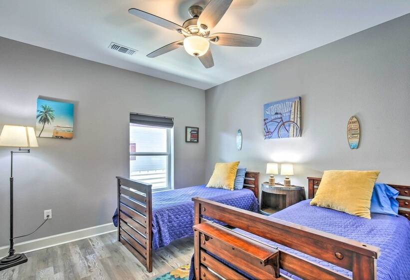 Outdoor Entertainment Space: Home In Mcqueeney