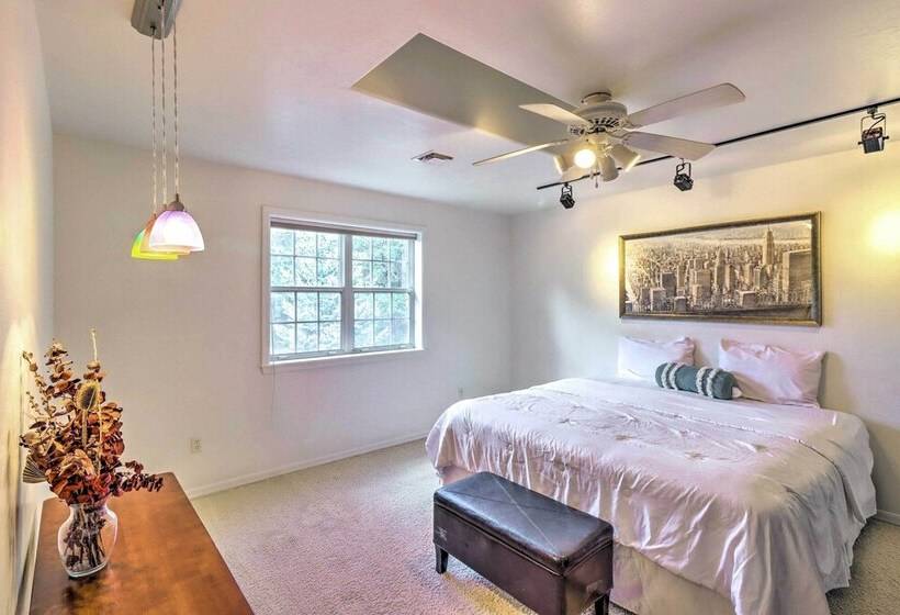 Stunning Pinetop Lakes Country Club Retreat!